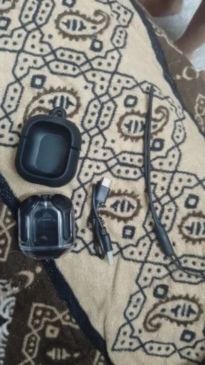 سماعات أذن محمولة جديدة عالية الجودة مع كابلات وبلوتوث