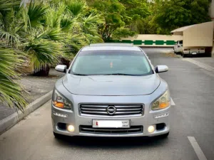Nissan maxima. 2014