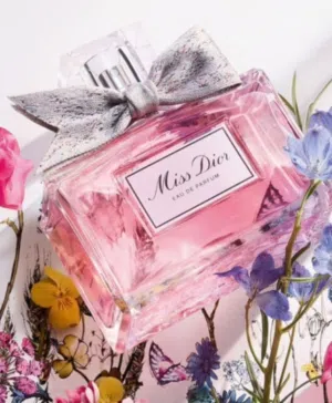 يوجد عطور تركيب نسائي رجالي بسعار مناسبه