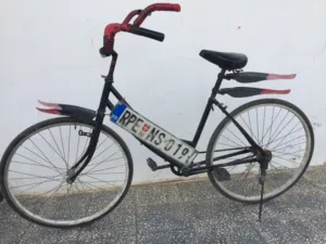 بسكليت  فلبس للبيع بحال الوكاله سباق جنط 26 لون اسود كوشوكات وتيوبات وكاله