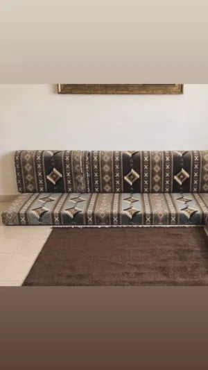 جلسة ارضيه بحاله جيده جدا