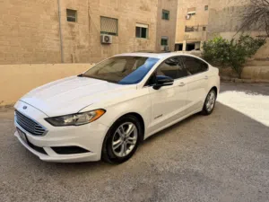 فورد فيوجن موديل 2018 فل كامل مع فتحة بالسقف فحص كامل كرت ابيض