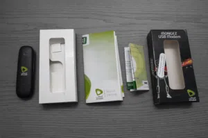 عدد 2 فلاشة نت من اتصالات ZTE - Model: MF190s - USB Modem - بكافة مشتملاتها بالعلبة