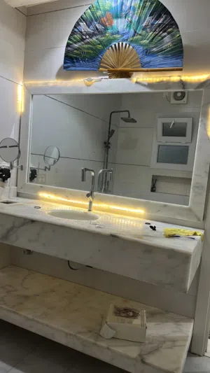 للبيع مغسلة رخامية فخمة بطول 170 سم – بحالة ممتازه  Marble Wash Basin 170 cm