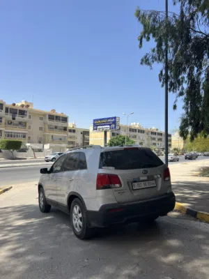 كيا سيرينتو 2012 استراد أمريكي جاية سليمة خالية من ابسط عيوب 3 صفات داخلية vip