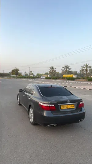 Used Lexus LS in Al Batinah