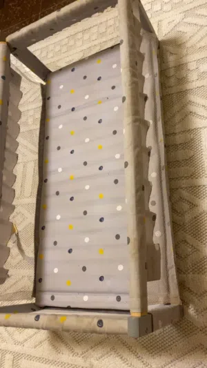 سرير بيبي للبيع