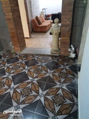 دور ارضي تجاري للبيع