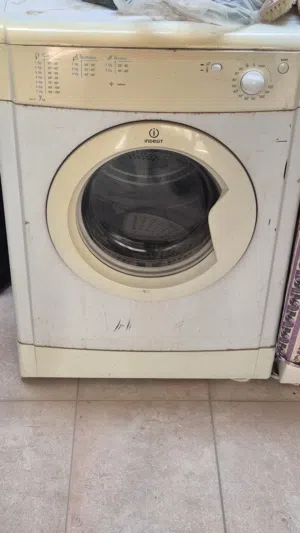 للبيع مجففة ملابس إنديست (Indesit) سعة 7 كيلو - بحالة جيدة/For Sale: Indesit Clothes Dryer - 7KG Ca