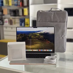 MacBook Pro 2021 – 16-inch – Silver – M1 Pro ماكبوك برو 2021 – شاشة 16 إنش – سيلفر – بمعالج M1 Pro