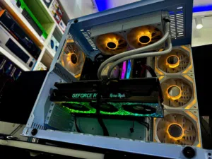 اربع كروت شاشه للبيع حط سعرك و شله او خذهن كلهن ب سعر لقطه four gpu’s for sell