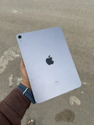 Apple iPad Air 4 64 GB in Ibb