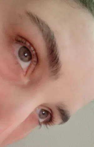 عدسات عيون