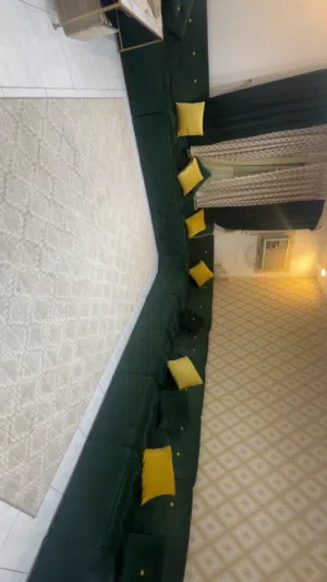 كنب خشب قديم نظيف وسليم