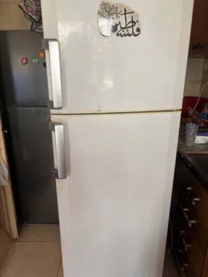 ثلاجة بيكو بيضاء بحاله جيده