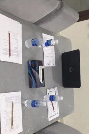 طاولة طعام اربع كراسي