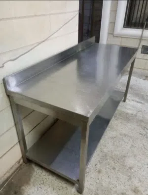 للبيع طاولات ومغسله وغلاية زيت أستيل