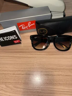 Ray-Ban Boyfriend Reverse  أصلية للبيع – حالة ممتازة جداً، استخدام شهرين فقط، Unisex, Polarized