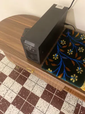 Ups falcon للبييع