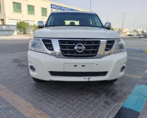 للبيع نيسان باترول بلاتينيوم V8 320 قير و مكينة شد وكالة بلكامل بحالة ممتازة رقم واحد 5كميرات والخ