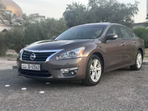 نيسان التيما بحالة نادرة عداد 62 الف فقط سيرفس وكاله
