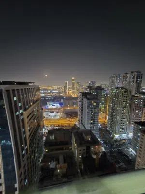مشاركة سكن -شباب فقط - عدد قليل / نظيف جدا - اول ساكن - فرش جديد اطلالة للبحر . - التعاون - اوريانا