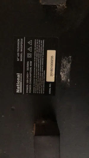 شاشة مكسورة للبيع او للبدل مع فرقية طبعا بس تكون نفس مواصفات هاي الشاشة