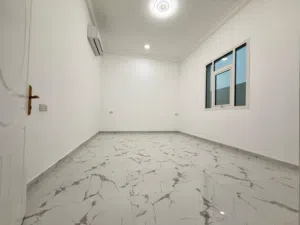 للإيجار ثلاث غرف مع صاله مع مجلس منفصل اول  ساكن بمدينه الرياض جنوب الشامخه بجوار نادي بني ياس