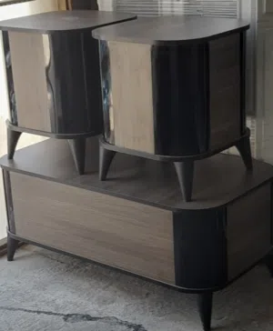 طاولات وسط خشب ودهان الون حسب الطلب ديكور شاشه كفاله 5سنوات مقاس 115 في 60 حجم صغير 50 في 50 مع