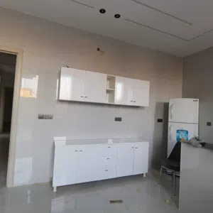 كاونترات خشب بأحدث الموديلات بتصميم جميل بسعر مناسب لكافة القياسات و لوان  من قياس متر الى 4 امتار
