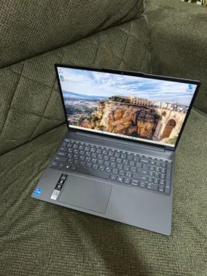 Lenovo Ideapad Slim 3 i5-13420H كالجديد تماما تماما شاشة IPS