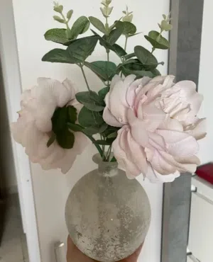 vase with flowers فازة ورود مزهرية