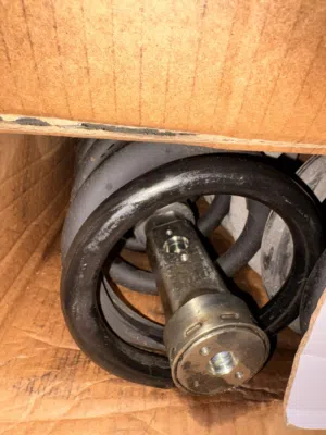 للبيع مضخة هواء مع سبرنجات الوكالة بحالة الوكالة بدون اي خرابات او تنسيم فالهواء للانفنتي Qx80 2019