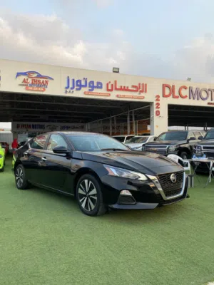 نيسان التيما SV موديل 2021 اللون اسود مالك اول