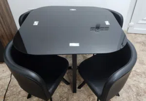 Dining table with 4 leather chair