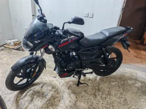 BAJAJ PULSAR 150 BLACK 2021 - 2020 Neeti and good condition