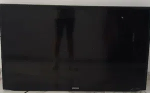 شاشة حجم 40 سامسونج مكسورة