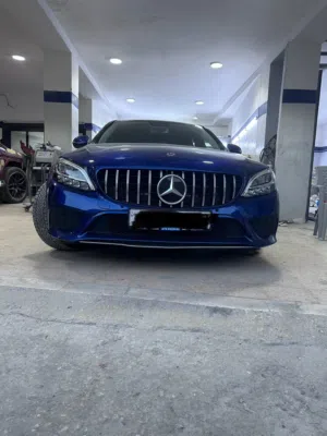 Mercedes-Benz C200 كحلي ميتالك Model: 2020 90000 KM
