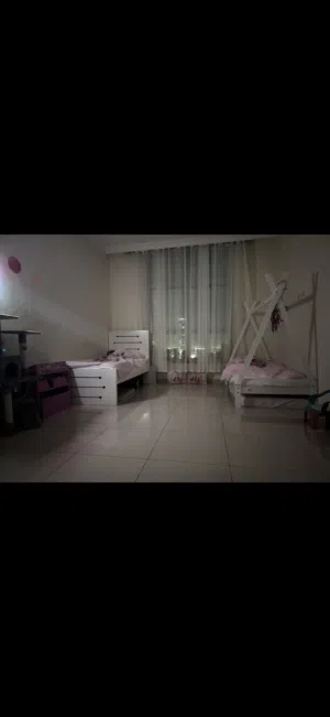 سريرين للبيع