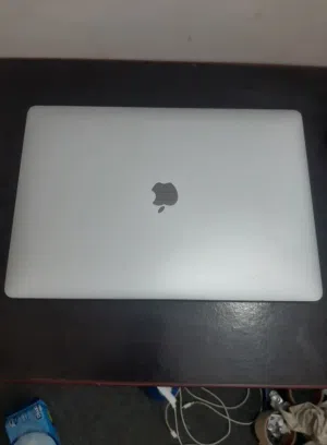 MacBook Pro 16" (2016) Core i7 - 16gb Ram - 1TB Ssd
