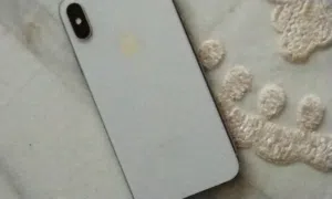 Apple iPhone X 128 GB in Hawally