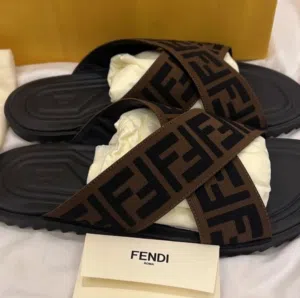 نظيفه mens fendi sandals ، سلبر فندي رجالي