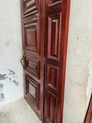 باب منزل رئيسي