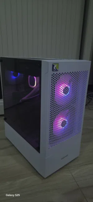 pc للبيع .