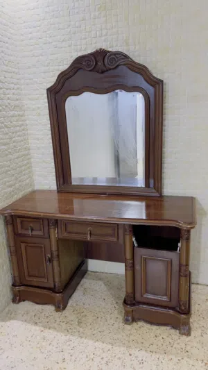 دار نوم كامله بل افراش  طبي فيها اجزاء مكسره تبي تغير عطونه سعررر و نسمعو منهكم علي وتس