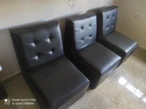 كراسي للبيع جلد عدد3 الواحد 7