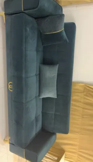 كنب يفتح سرير كنبتين و كرسين بحاله جيده بحتاج الى غسيل فقط