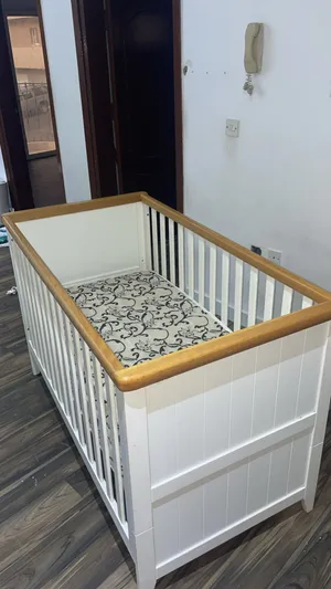 سرير للاطفال للبيع