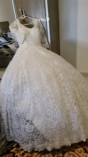 بدلة عروس شبه جديد