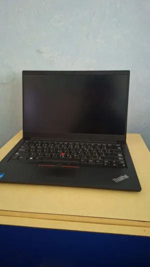 لابتوب think pad Lenovo  مستعمل مرة واحدة فقط جودتو عالية جدا